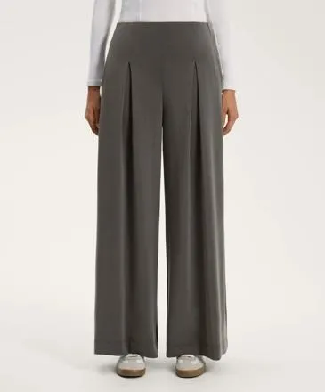 SOFT-TOUCH WIDE-LEG PLEATED TROUSERS WITH MODAL