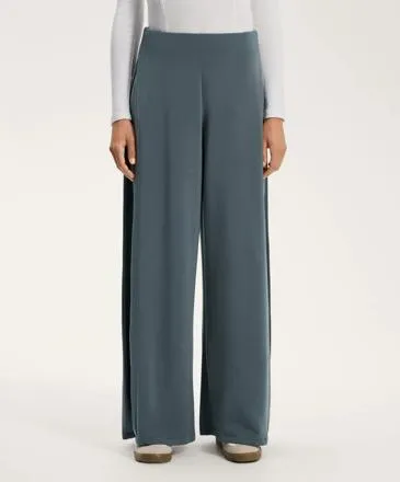 SOFT-TOUCH WIDE-LEG TROUSERS WITH MODAL AND SIDE PLEAT- Заказать в России
