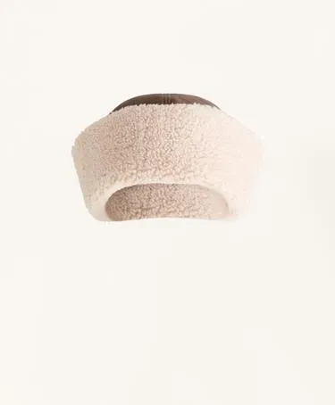 DOUBLE-FACED FAUX-SHEARLING HAT- Заказать в России