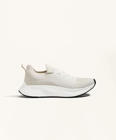 Универсальные кроссовки для повседневной носки и прогулок- Заказать в России