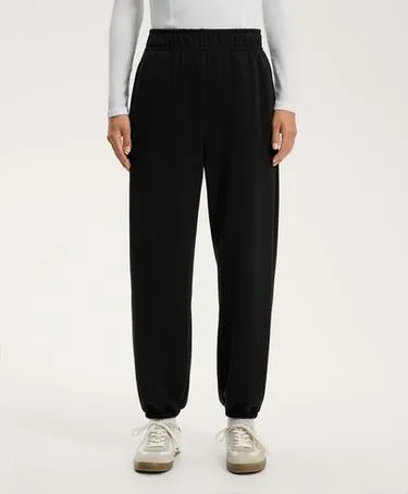 Брюки-джоггеры из мягкого модала