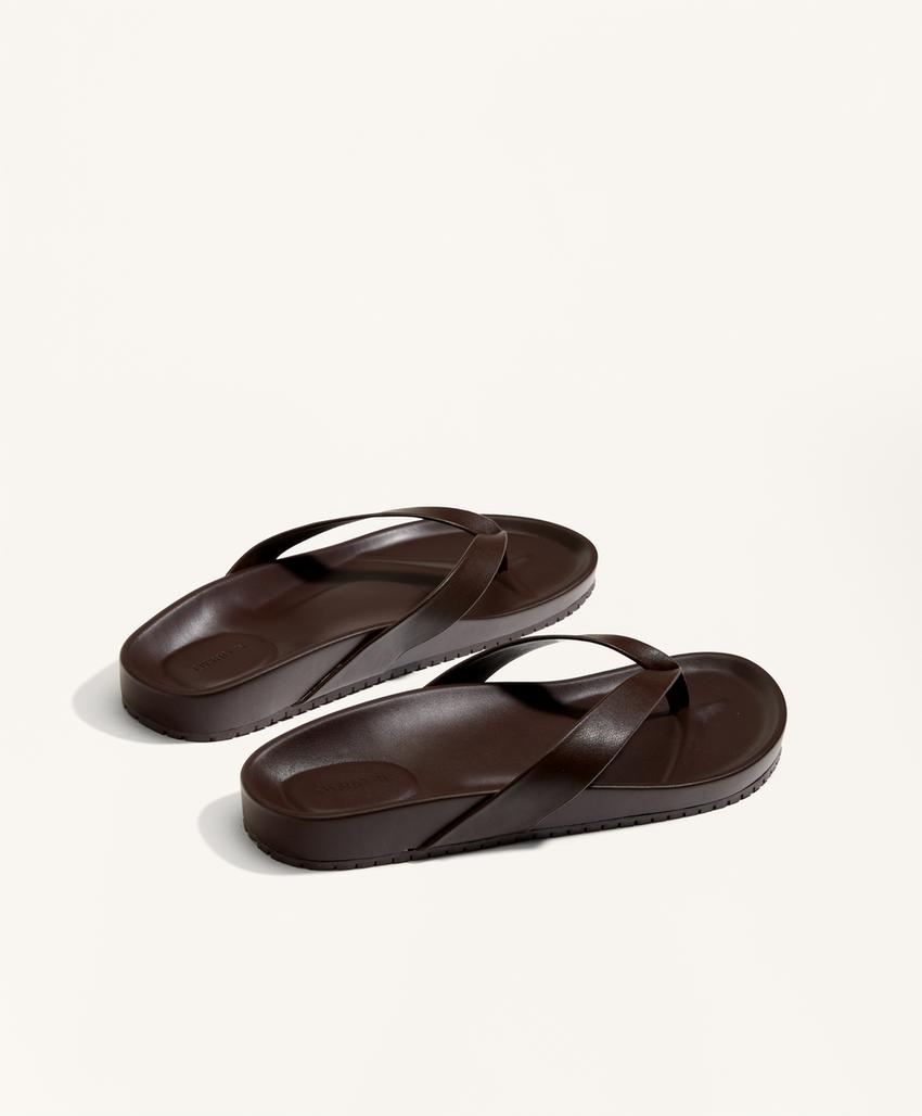 Sandália rasa tiras