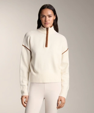 Свитер с высоким воротником и контрастными деталями- Заказать в России