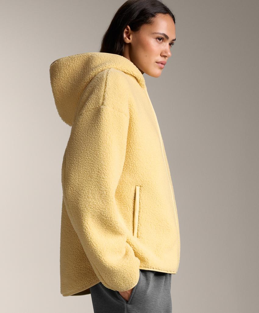 Куртка из искусственной овчины с капюшоном