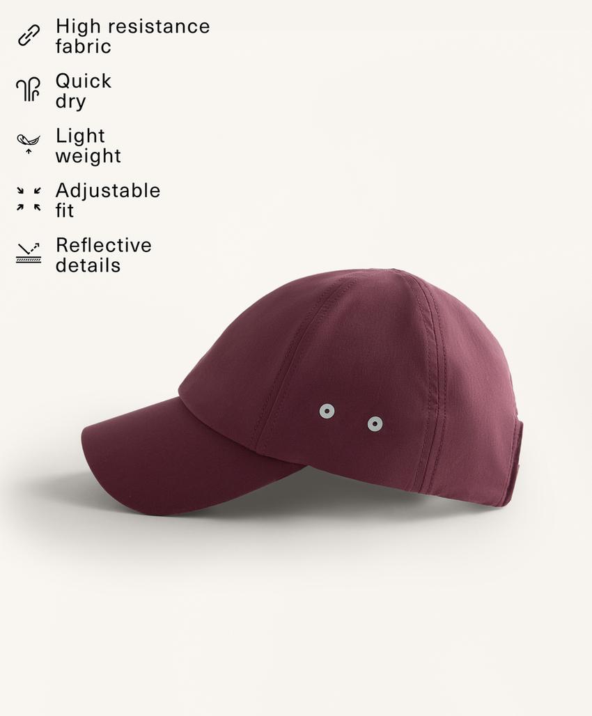 Спортивная кепка с логотипом