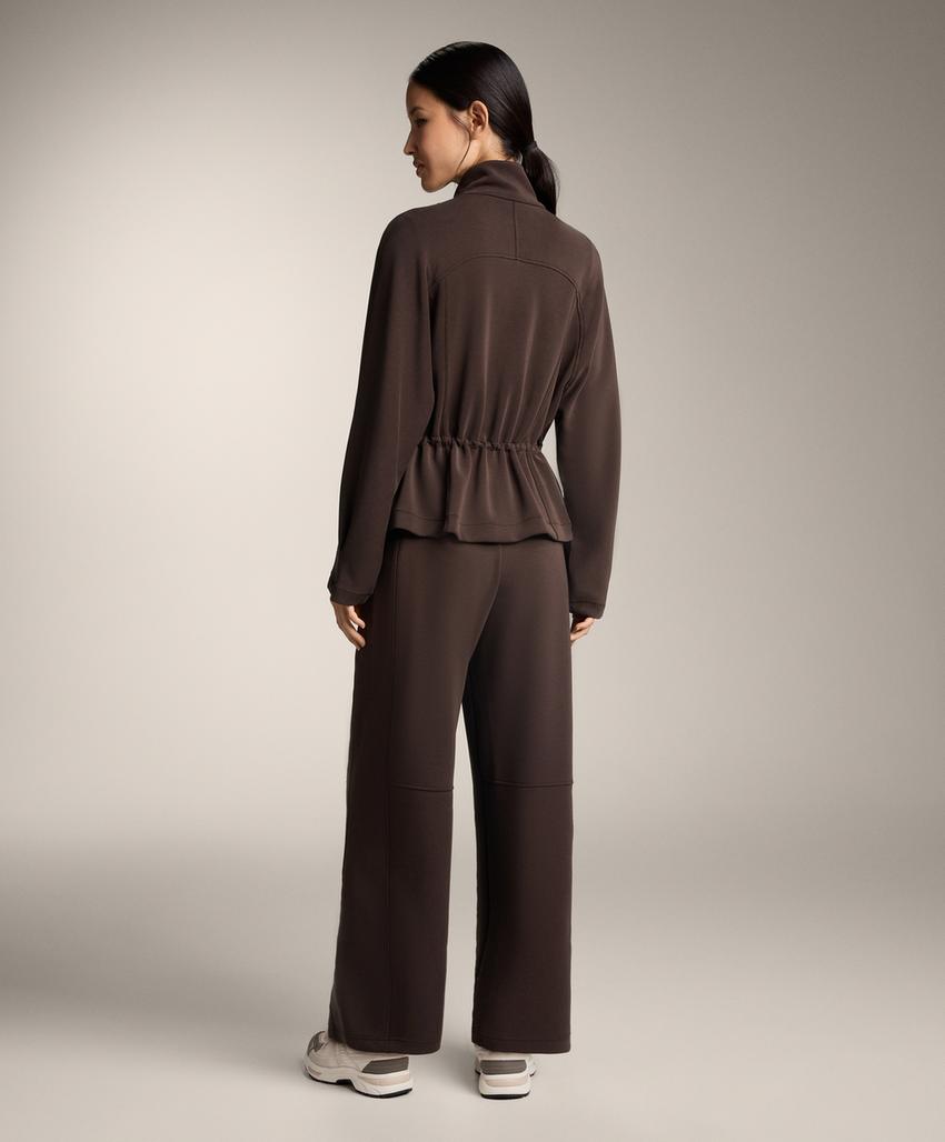 Куртка с карманами и регулируемым поясом из мягкой ткани с модалом