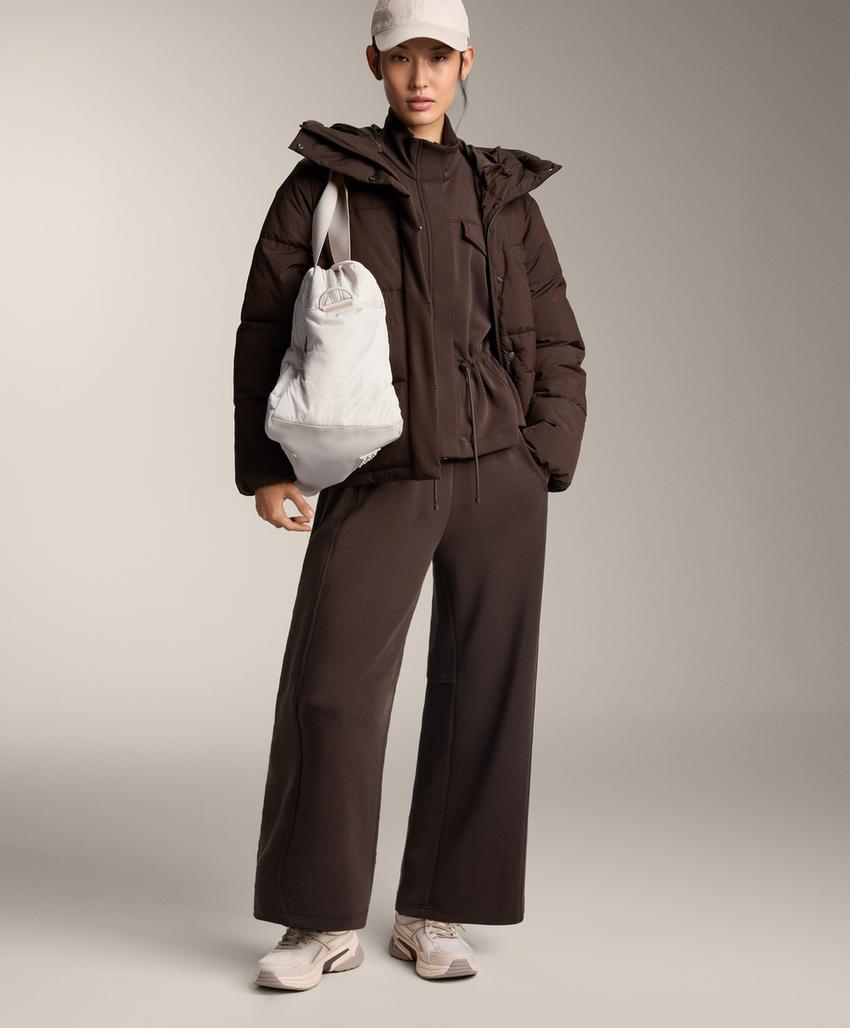 Куртка с карманами и регулируемым поясом из мягкой ткани с модалом