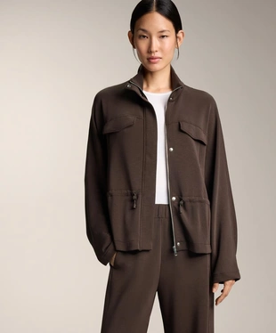 Куртка с карманами и регулируемым поясом из мягкой ткани с модалом- Заказать в России