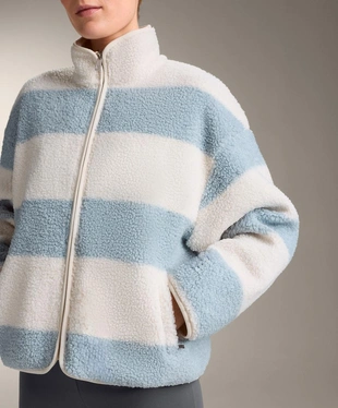 Куртка-бомбер из искусственной овчины в полоску- Заказать в России