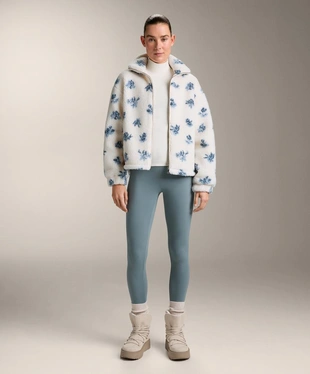 Куртка из искусственной овчины с цветочным принтом- Заказать в России