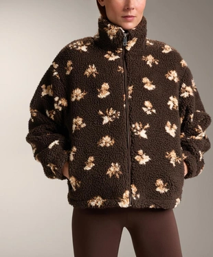 Куртка из искусственной овчины с цветочным принтом- Заказать в России