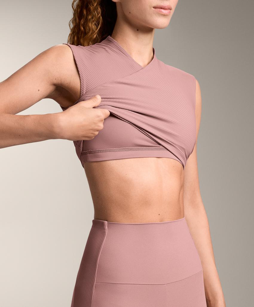 Tank top Comfortlux с перекрестным вырезом без рукавов