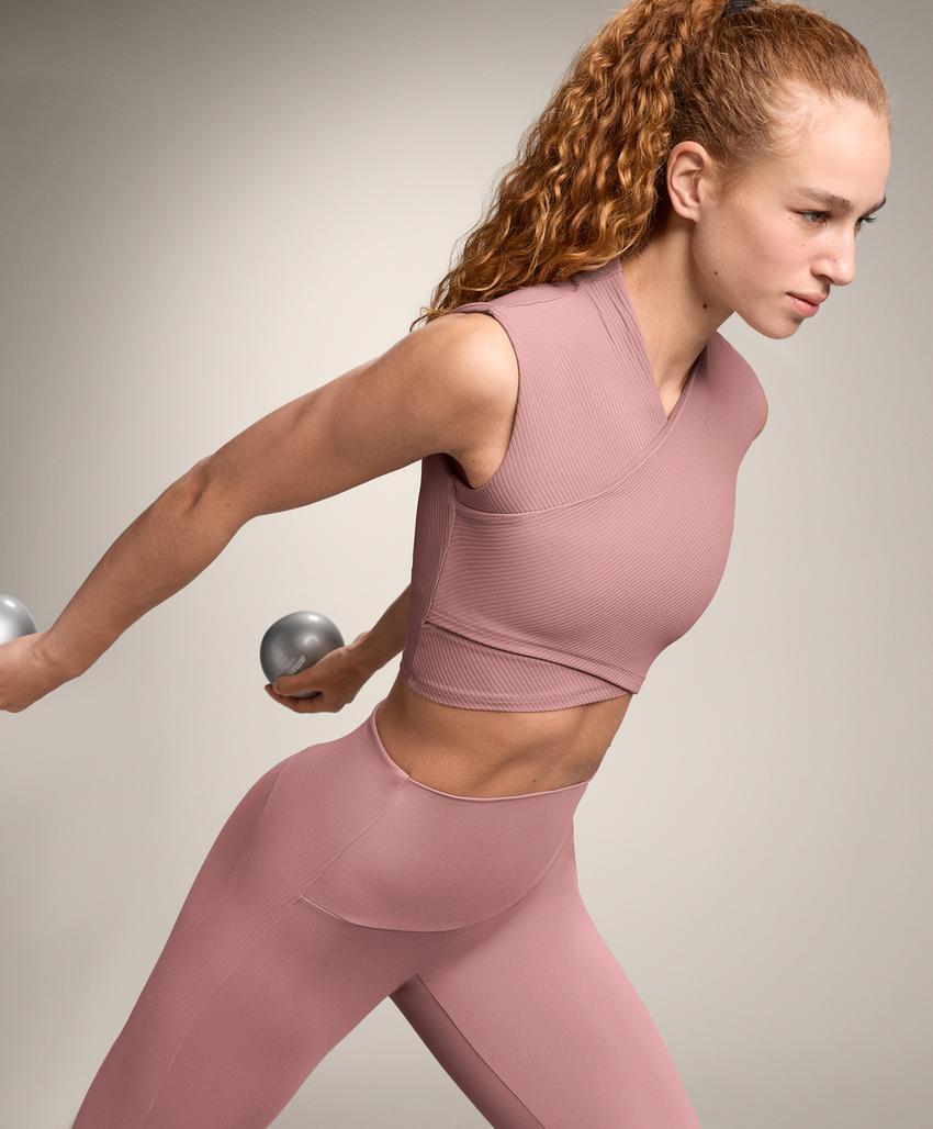 Tank top Comfortlux с перекрестным вырезом без рукавов