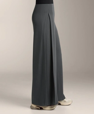 Широкие брюки из модала с мягкой на ощупь тканью и боковой складкой- Заказать в России