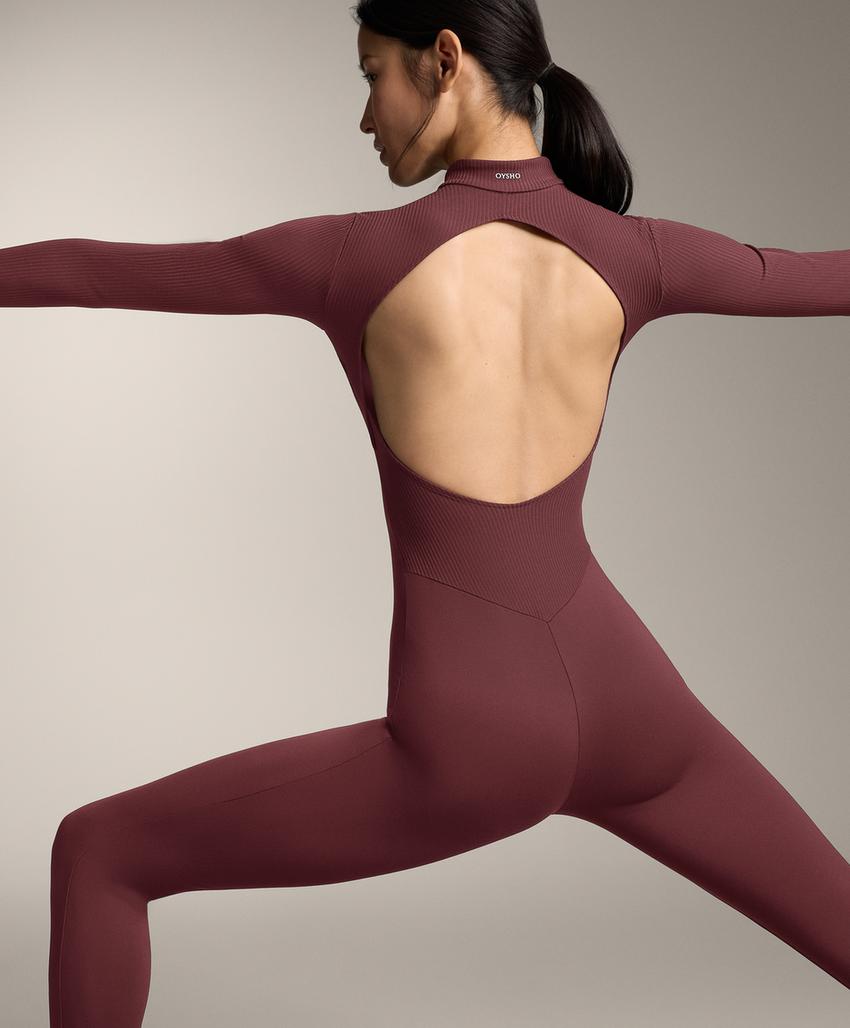 Длинный комбинезон Comfortlux с перекрестными деталями и длинным рукавом