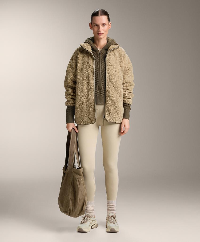 Вязаная куртка с капюшоном