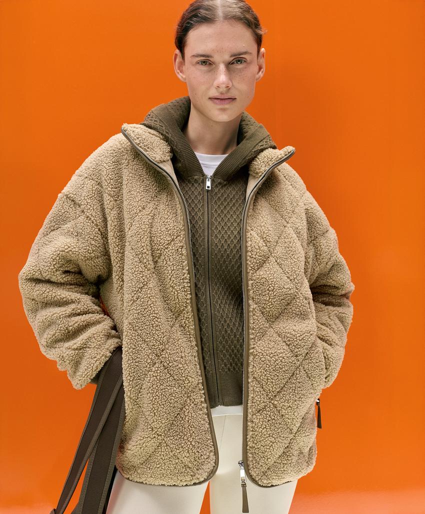 Вязаная куртка с капюшоном