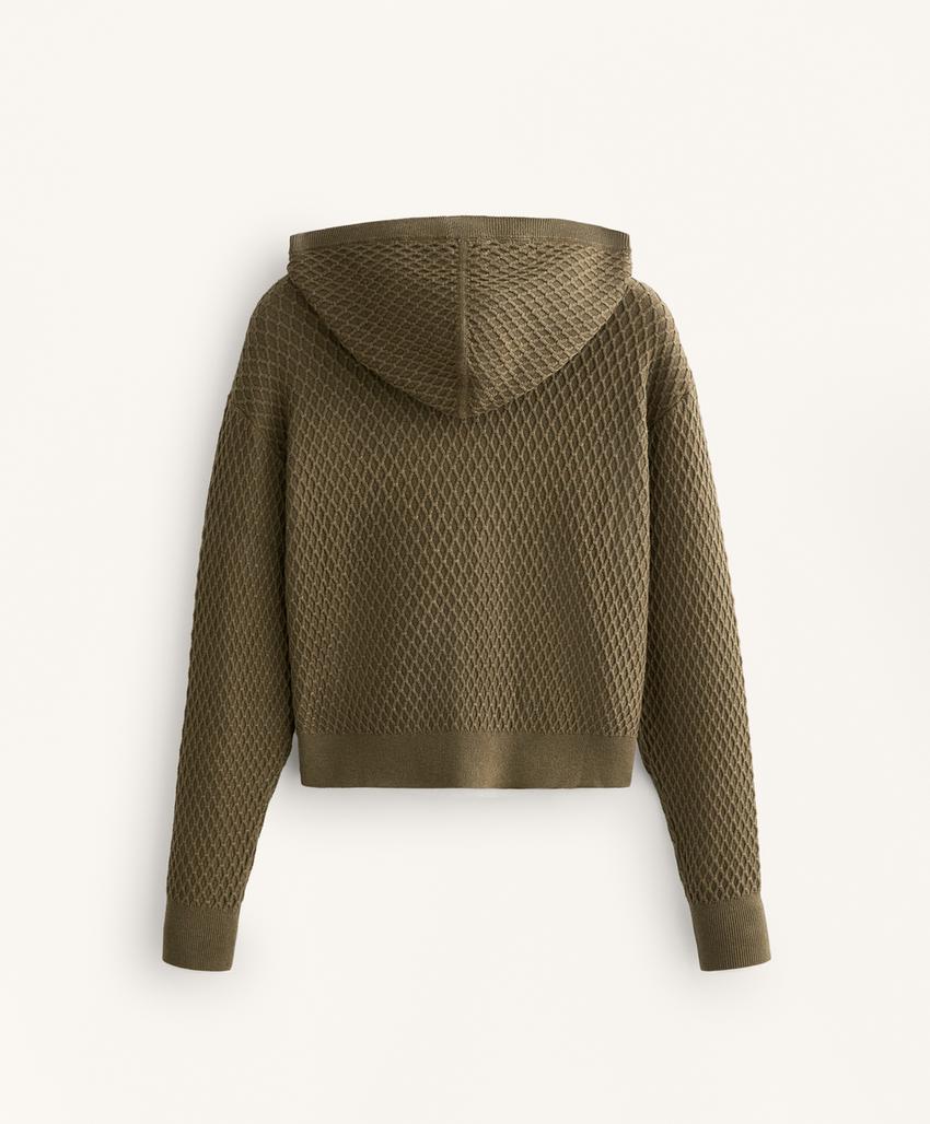 Вязаная куртка с капюшоном