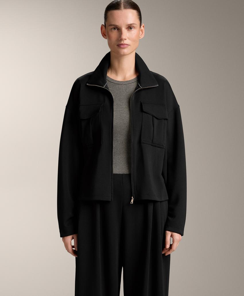 Куртка с ремнем из мягкой ткани с модалом