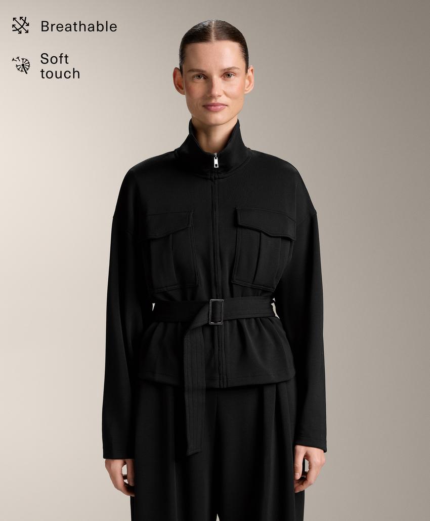 Куртка с ремнем из мягкой ткани с модалом