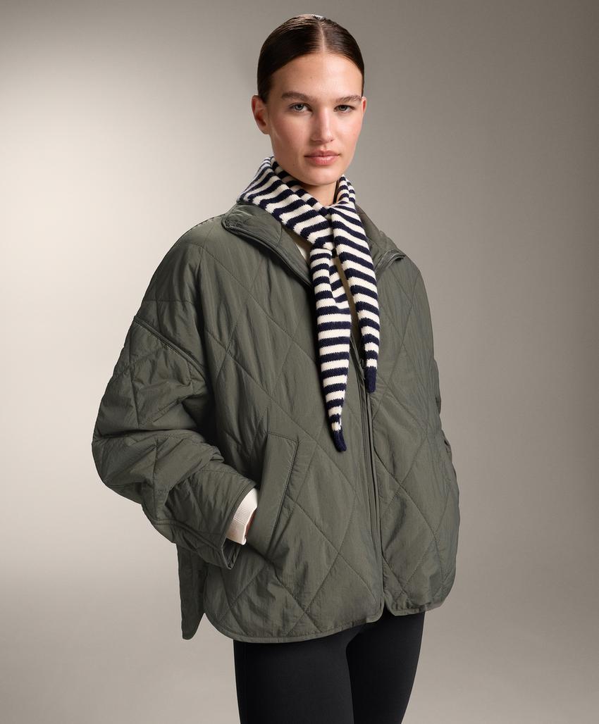 Вязаная бандана в полоску