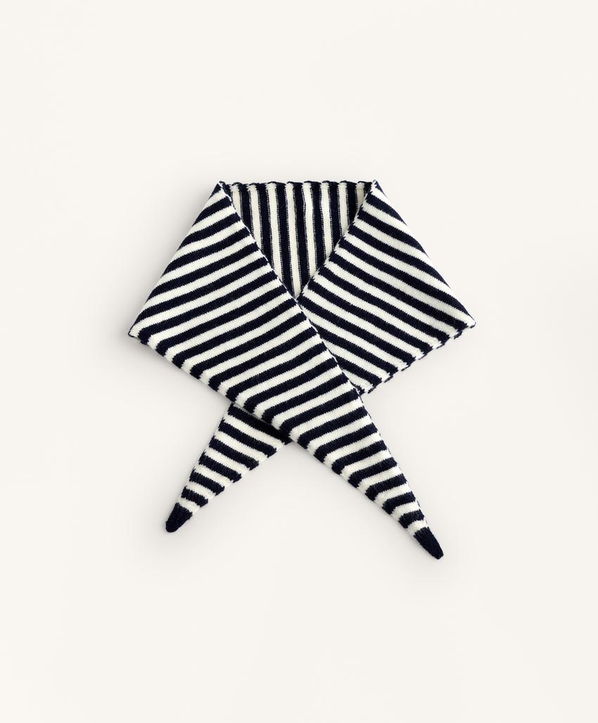 Вязаная бандана в полоску