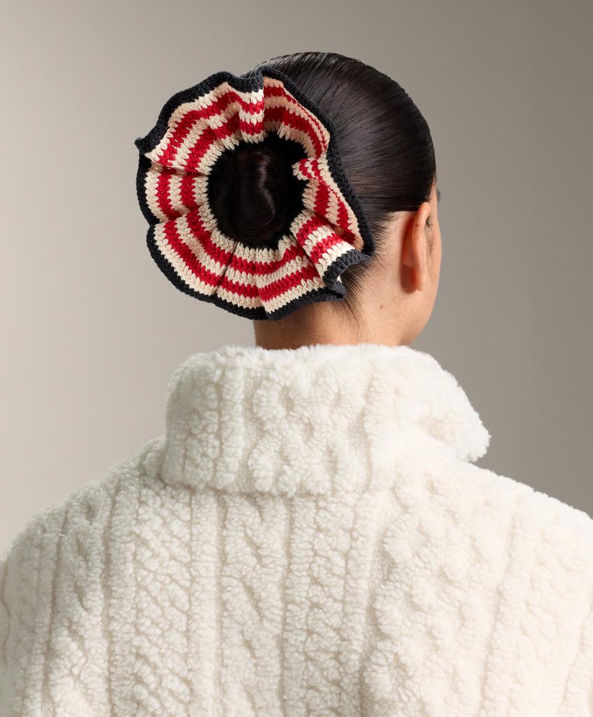 1 вязаная резинка для волос в полоску