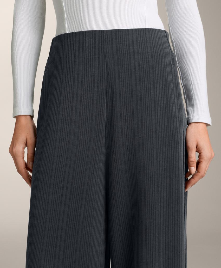 Брюки с асимметричными полосками из модала