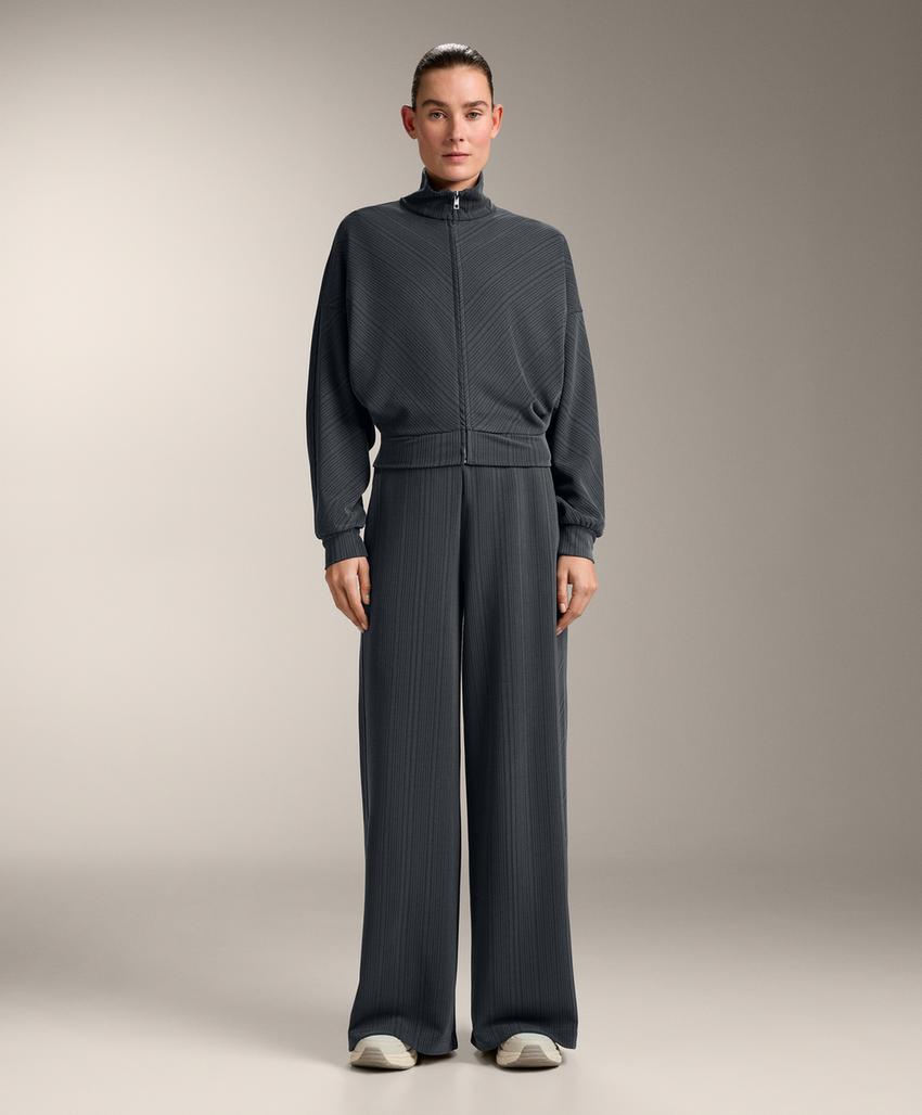 Брюки с асимметричными полосками из модала