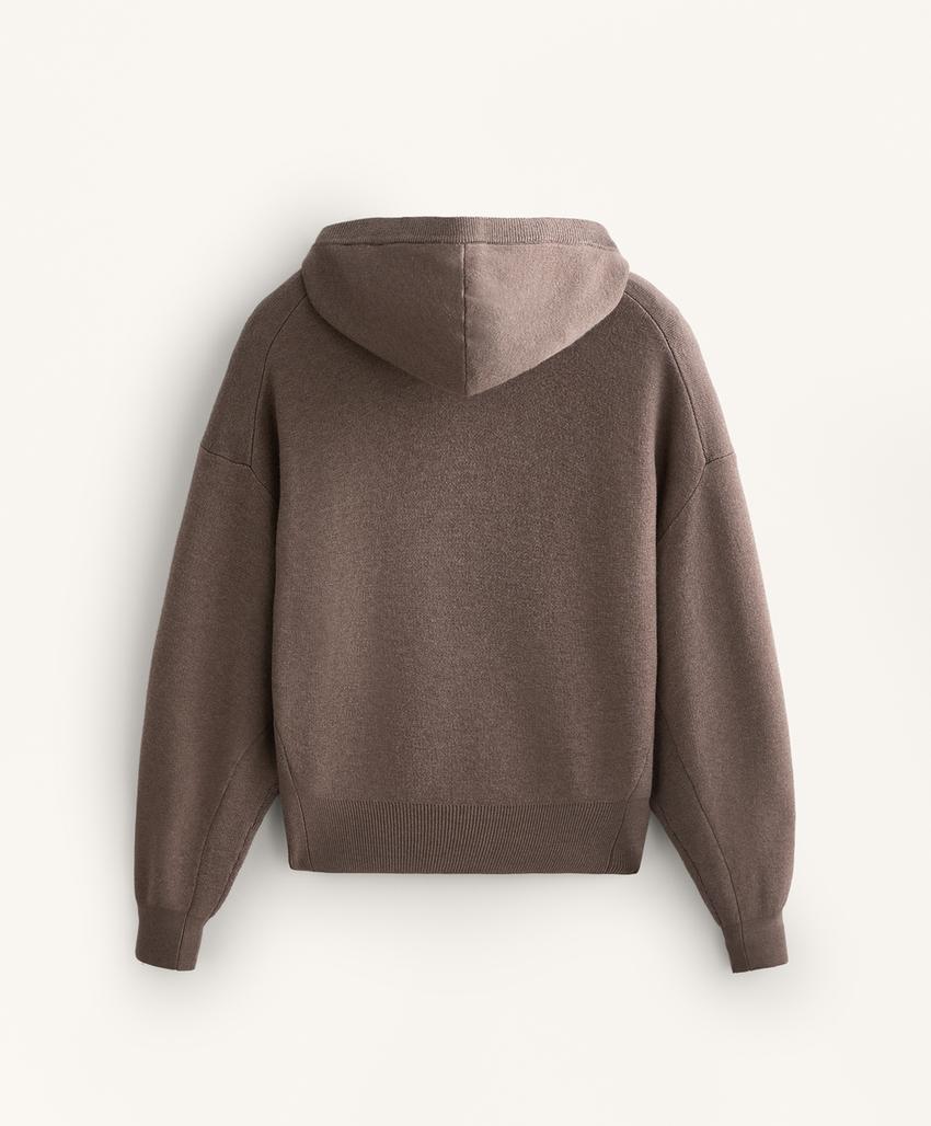 Вязаная куртка с капюшоном, детали по бокам