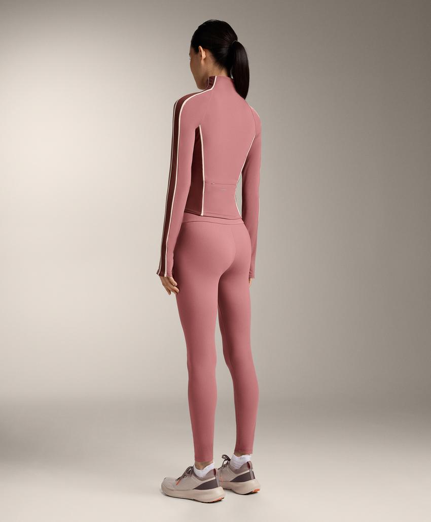 Легкая и теплая высокотехнологичная куртка