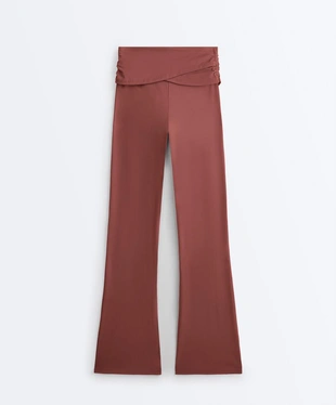 Брюки FLARE COMFORTLUX HIGH RISE с драпировкой на талии- Заказать в России