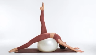 Топ-майка COMFORTLUX с перекрестными деталями- Заказать в России