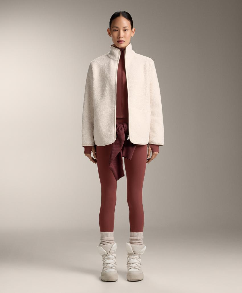 Легкая и теплая высокотехнологичная куртка