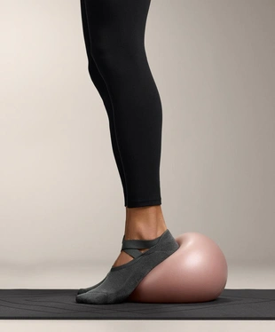 2 PAIRS OF PADDED COTTON BLEND YOGA AND PILATES SOCKS WITH CROSSOVER STRAPS- Заказать в России