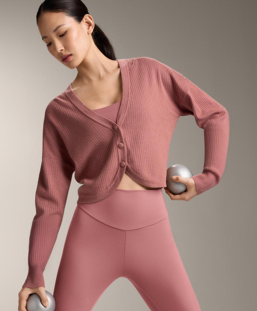 Вязаный кардиган в рубчик