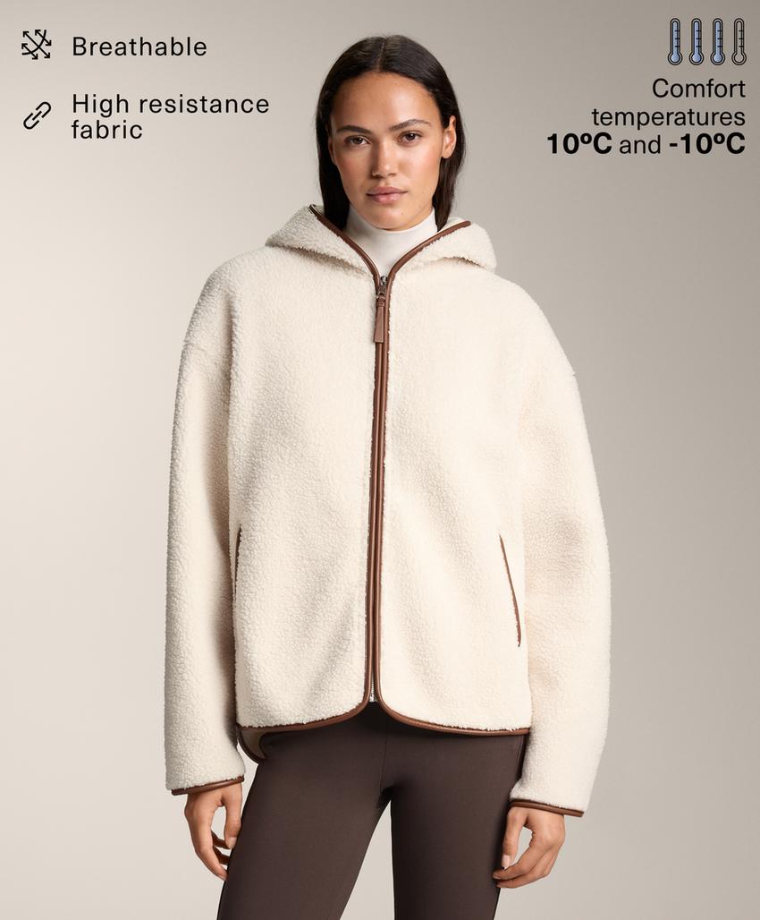 Куртка из искусственной овчины с капюшоном