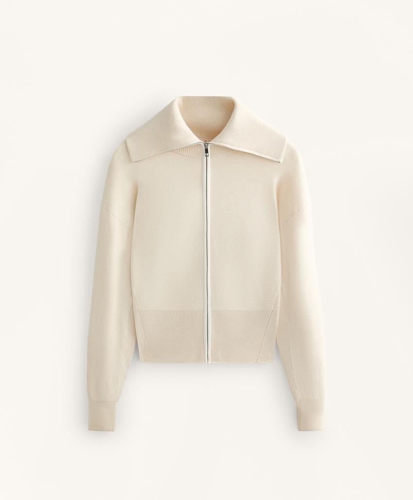 Вязаная куртка на молнии с контрастными деталями