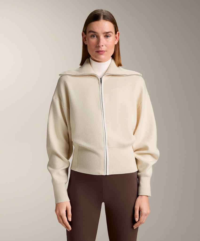 Вязаная куртка на молнии с контрастными деталями