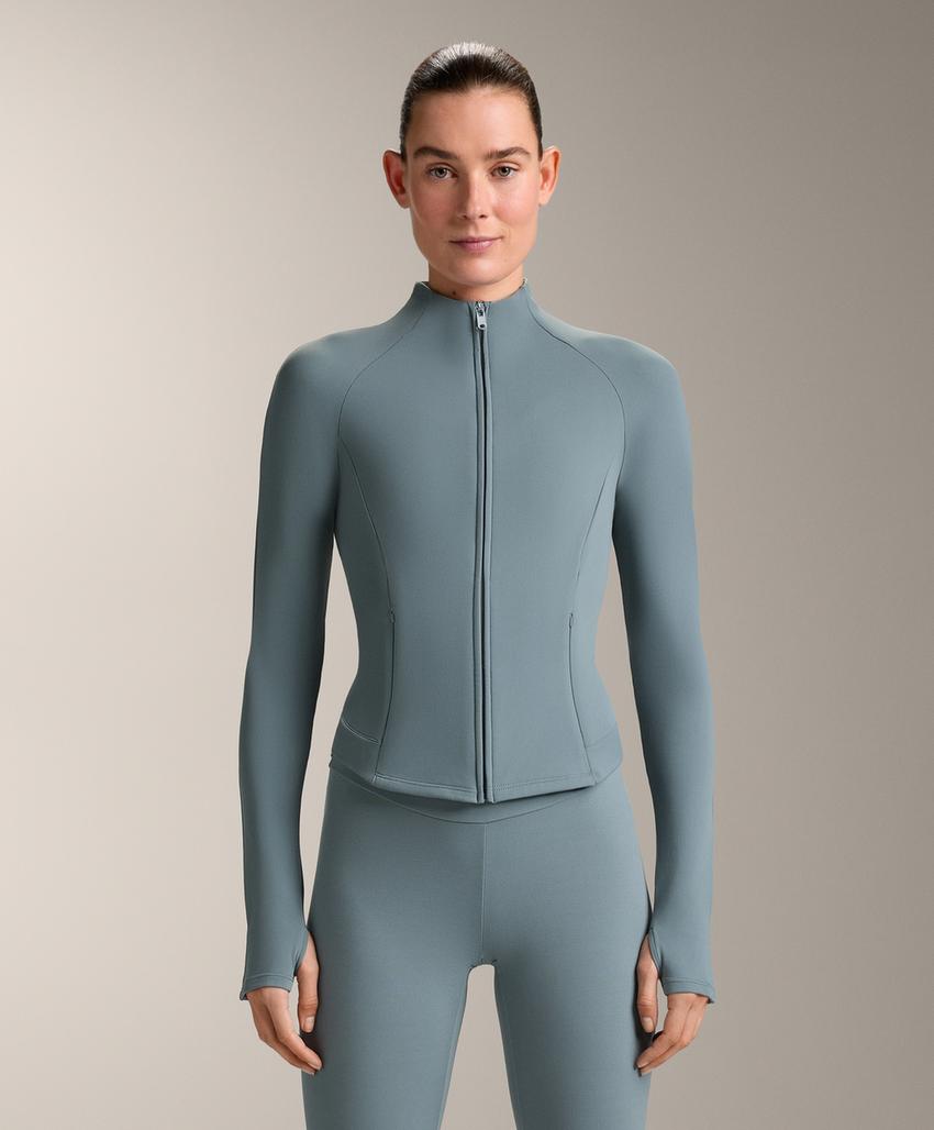 Легкая и теплая высокотехнологичная куртка