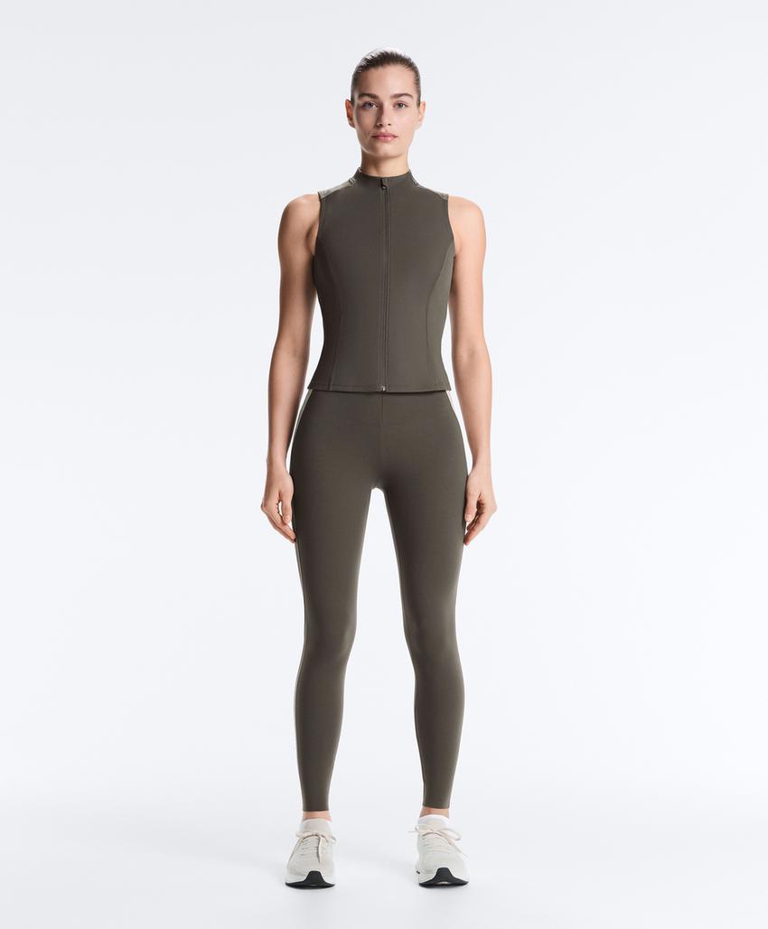 Футболка на молнии без рукавов