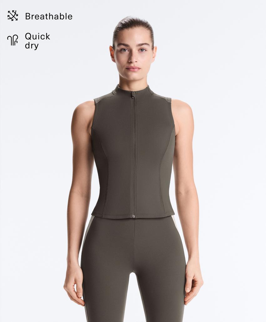 Футболка на молнии без рукавов