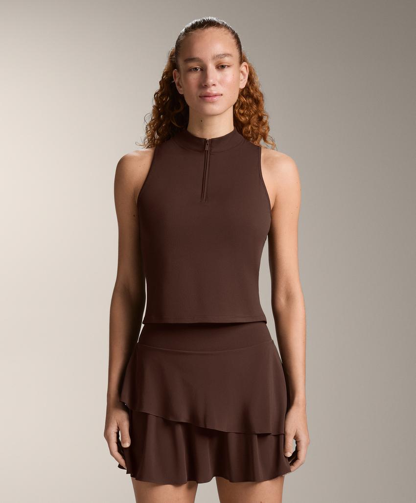 Футболка без рукавов на молнии до середины груди