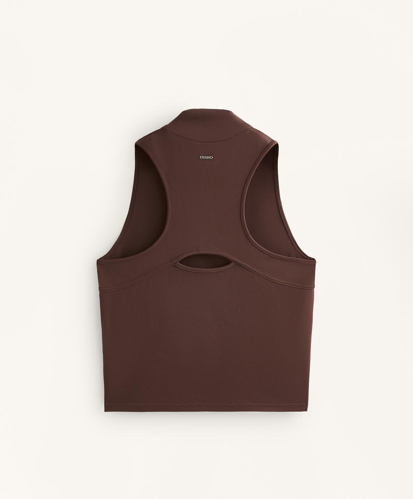 Футболка без рукавов на молнии до середины груди