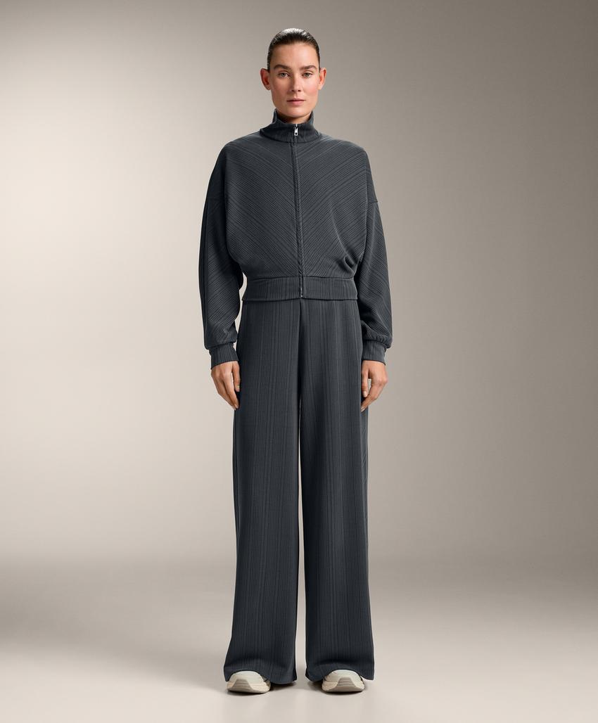 Куртка с асимметричной полосой из ткани с модалом