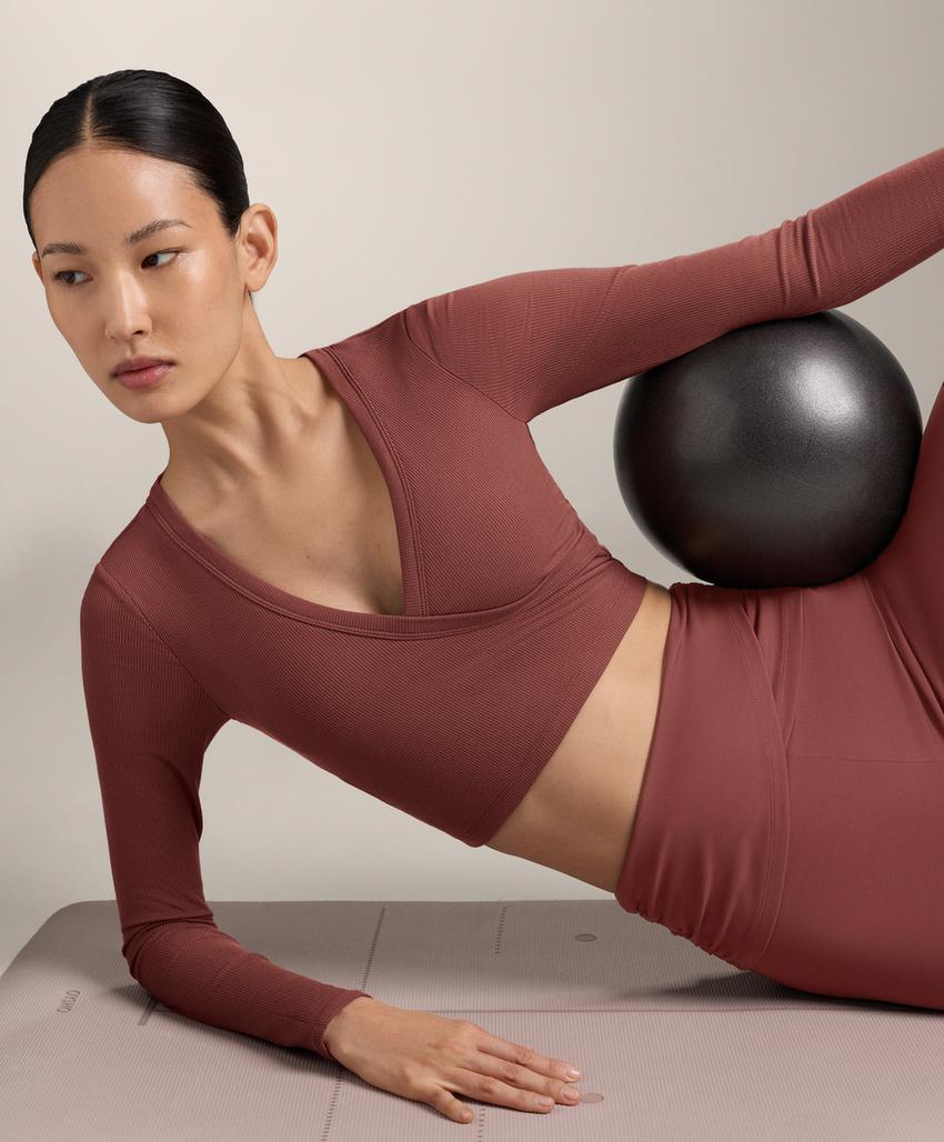 Лонгслив comfortlux с перекрещивающимся топом