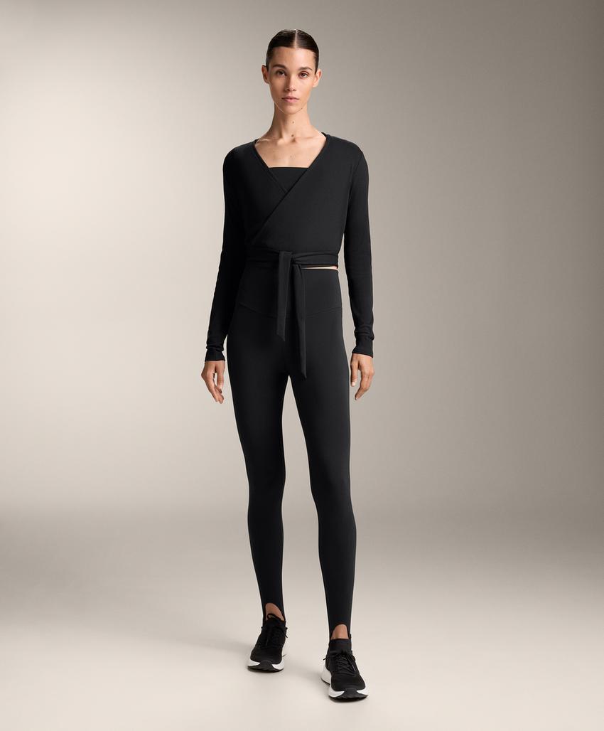 Футболка из рибаны с завязкой