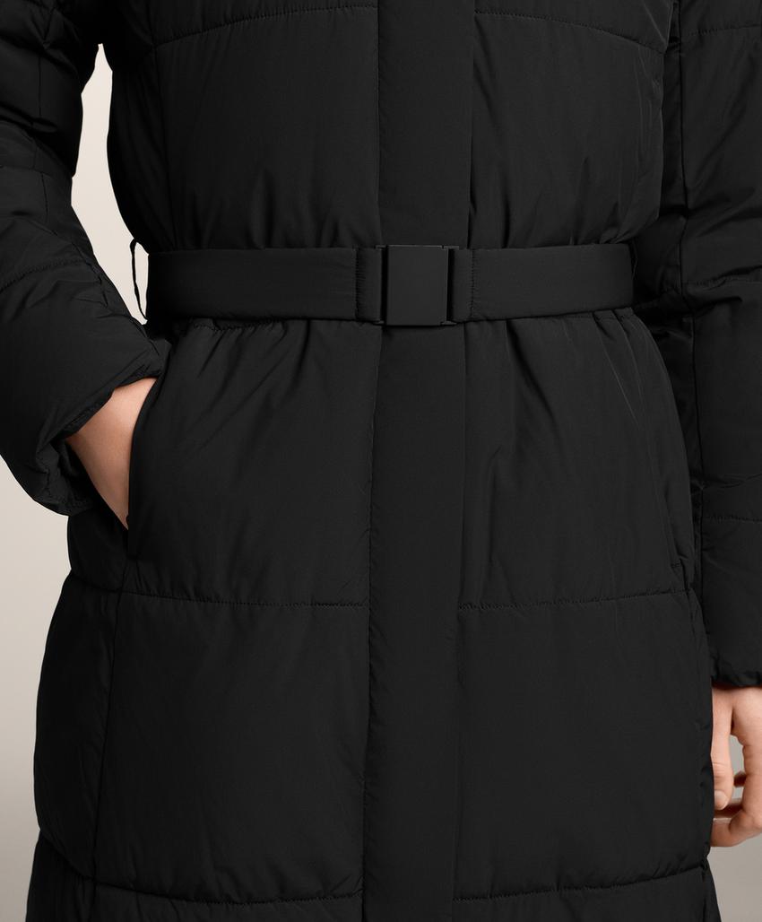 Длинный стеганый пуховик с водоотталкивающим покрытием primaloft®