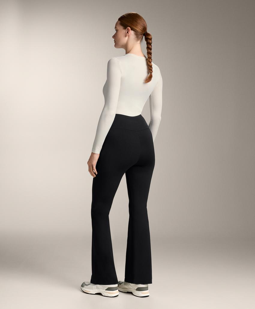 Теплые расклешенные брюки для беременных