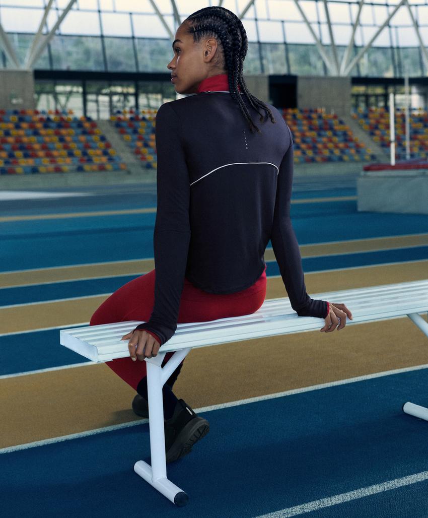 Лонгслив из высокотехнологичной ткани с кантом